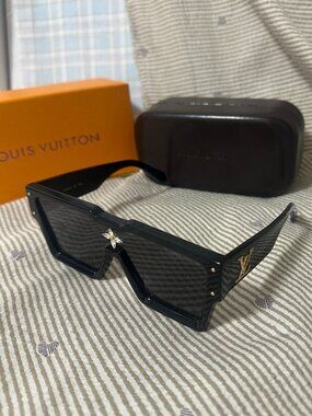 ✨ Louis Vuitton Black Square Sunglasses, Luxury Fashion Shades